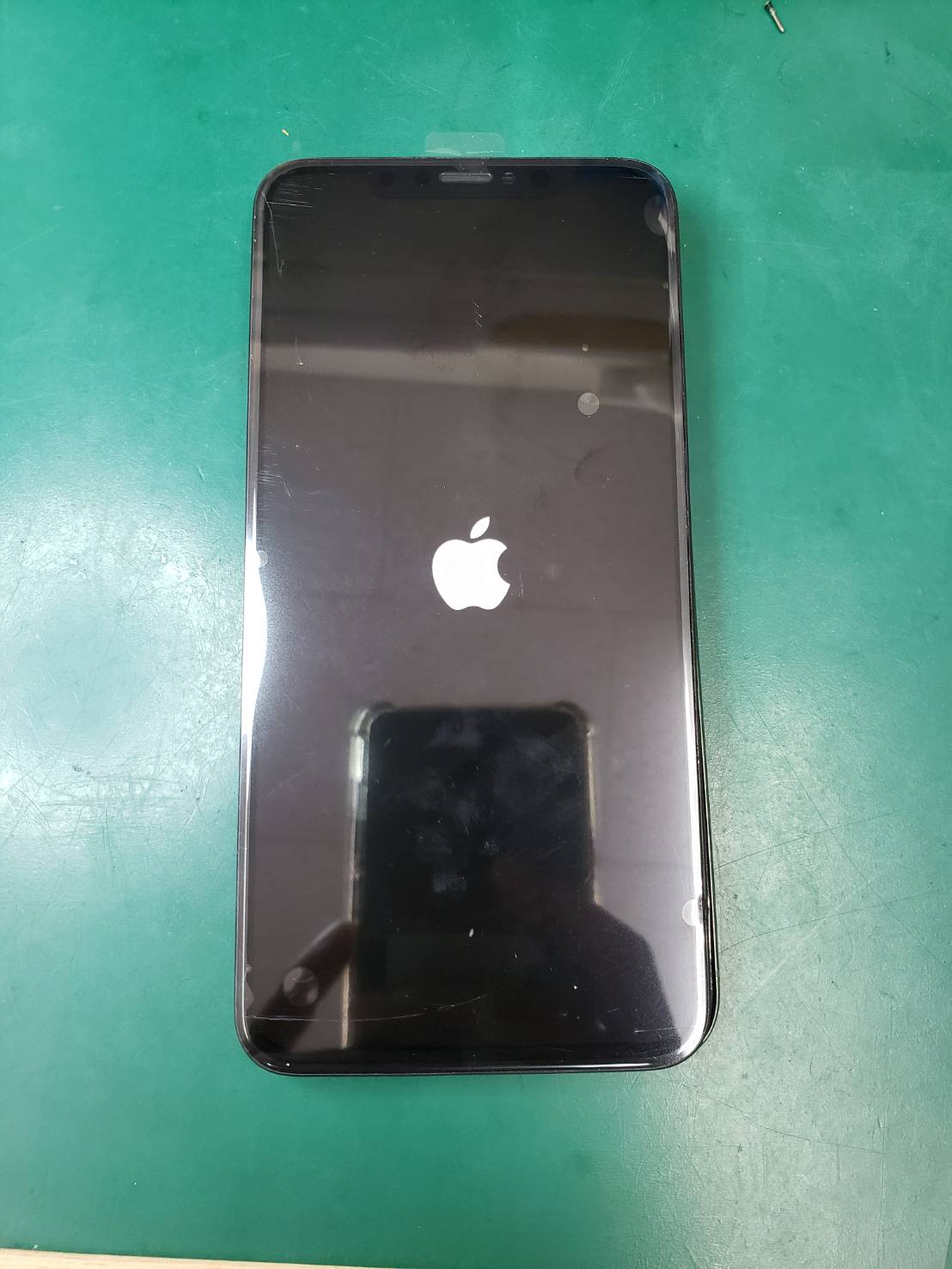 Xsの画面割れでご来店