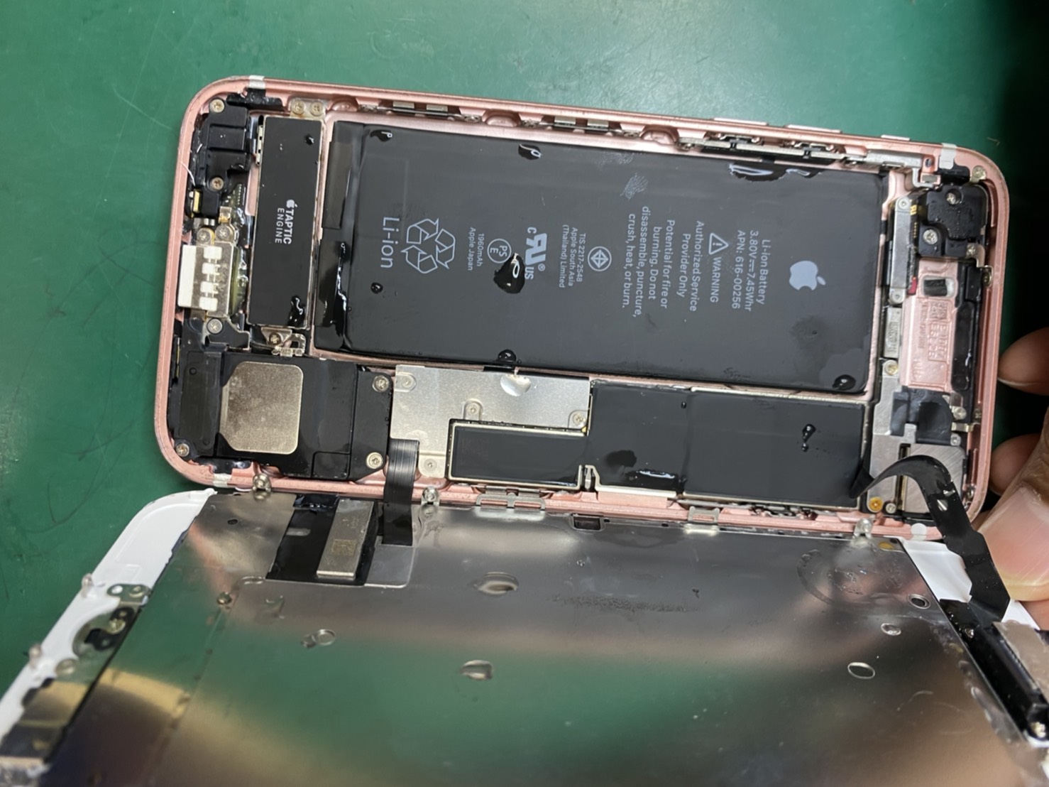 基盤修理 Iphone基盤修理 データ復旧 携帯おまかせクン横浜店へ