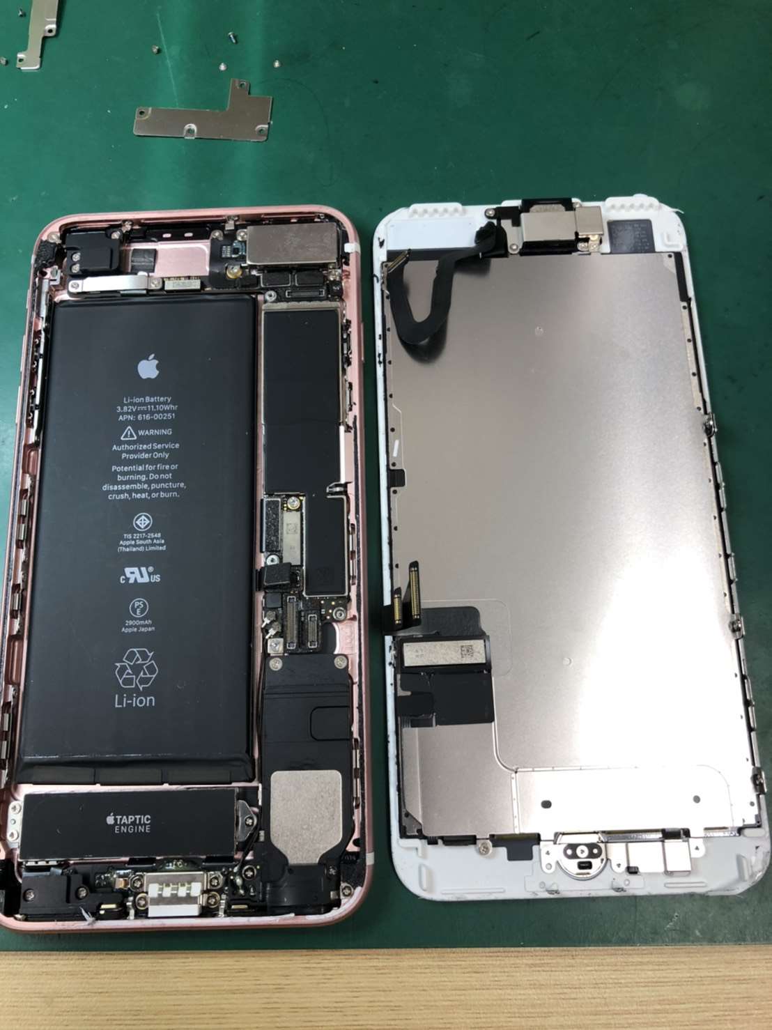 7Plus 画面ひび割れ修理でご来店